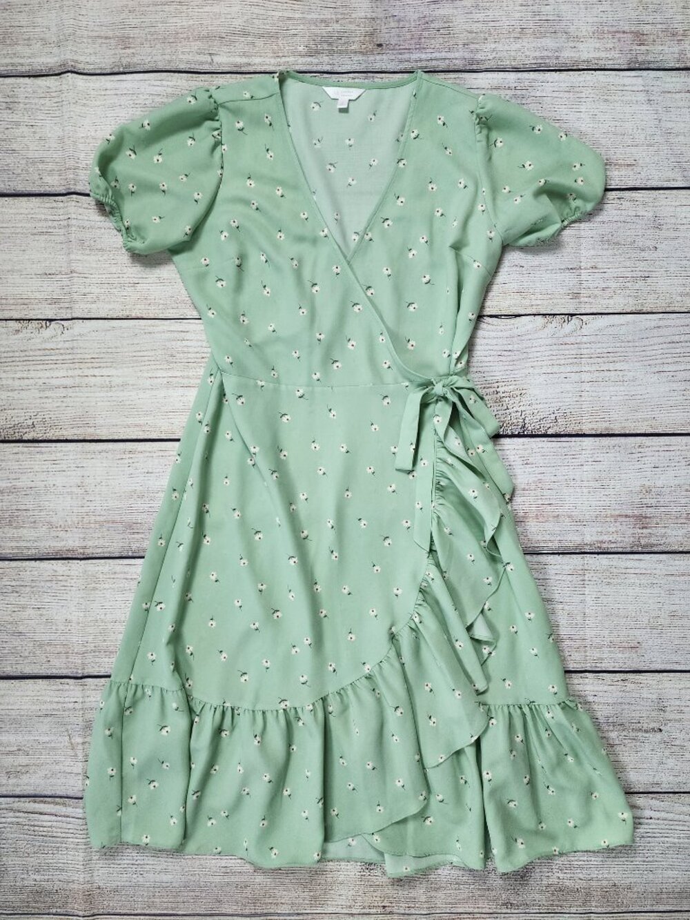 Lauren Conrad Wrap Dress Large Mint Green Floral Ruffle Daisy Cottagecore Whimsy